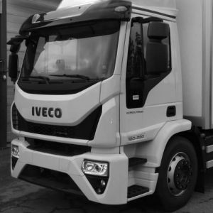Reparación de camiones IVECO en taller especializado, mantenimiento y reparación de vehículos comerc.