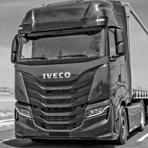 Camión Iveco en reparación de camiones, servicio técnico y mantenimiento especializado.